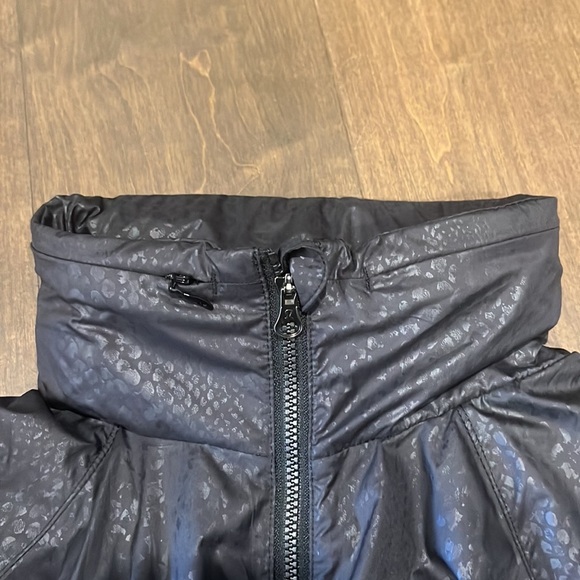 Lululemon Athletica Rain Jacket Size 6 - Picture 7 of 7